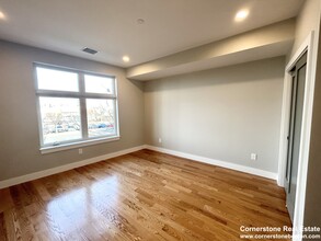 16 Baker Ct, Unit 16 Baker Ct in Boston, MA - Foto de edificio - Building Photo