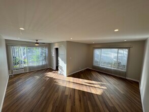 Harvard Manor Apartments in Los Angeles, CA - Building Photo - Building Photo