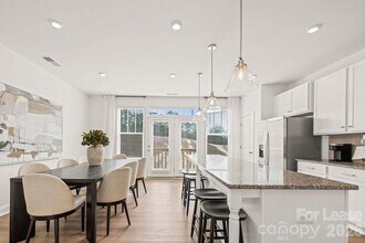 1018 Fairway Green Ln in Charlotte, NC - Building Photo - Building Photo