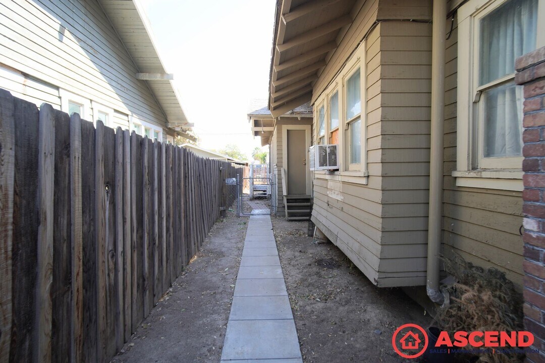 1831 Maple Ave in Bakersfield, CA - Building Photo