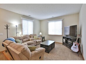1924 Mockingbird Avenue in Shakopee, MN - Building Photo - Building Photo