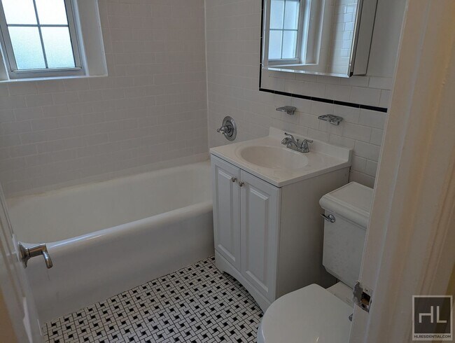 WEST 13 STREET in New York, NY - Building Photo - Building Photo