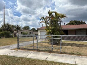 20320 SW 110th Ct in Cutler Bay, FL - Foto de edificio - Building Photo