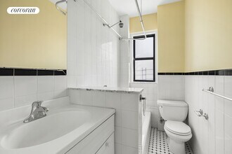 880 W 181st St in New York, NY - Building Photo - Building Photo
