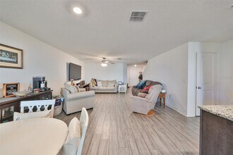 5311 New Friendship Pl in Tampa, FL - Building Photo - Building Photo