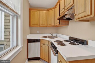 1820 Swann St NW in Washington, DC - Building Photo - Building Photo