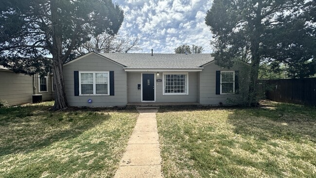 3319 26th St in Lubbock, TX - Building Photo - Building Photo