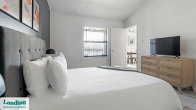 1071 Clayton Ln in Austin, TX - Building Photo - Building Photo