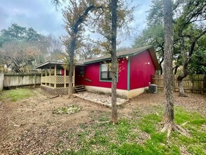 1315 Delmar St in San Marcos, TX - Building Photo - Building Photo