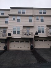132 Lewisham Rd in Cranberry Township, PA - Foto de edificio - Building Photo