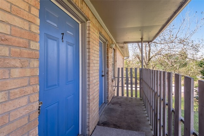 525 12th St in Huntsville, TX - Building Photo - Building Photo