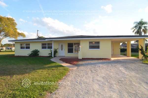 406 E Bougainvillea Rd in Lehigh Acres, FL - Building Photo