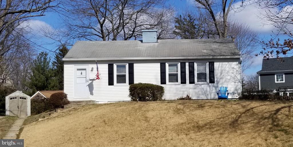 2227 Capri Ct in Falls Church, VA - Building Photo