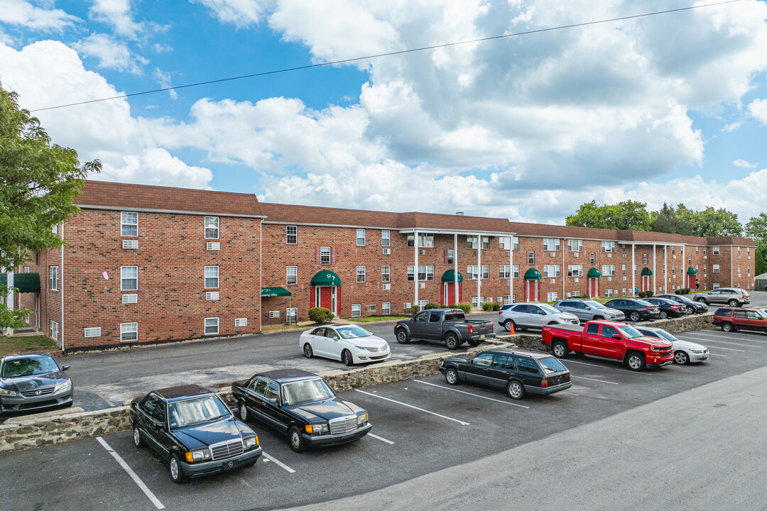 Glenmore Place Apartments in Clifton Heights, PA - Building Photo