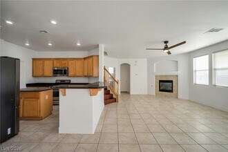 9711 W Spinnaker Creek Ave in Las Vegas, NV - Building Photo - Building Photo