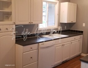 424 Heritage Rd in Cedar Falls, IA - Building Photo - Building Photo