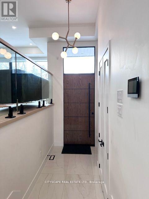 2B Holmstead Ave in Toronto, ON - Building Photo - Building Photo