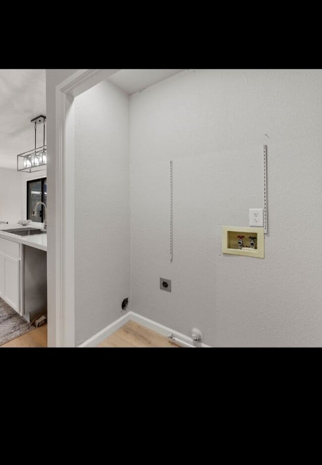 900 Grandview Cir in Turlock, CA - Building Photo - Building Photo