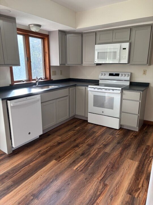 4666 Troop K Rd in Manlius, NY - Building Photo