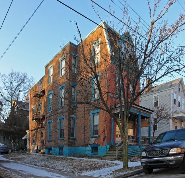 425 Ada St