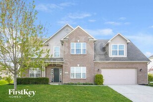 2135 Woodfield Dr in Greenwood, IN - Building Photo