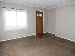 395 1st St in Lawrence, PA - Building Photo - Building Photo