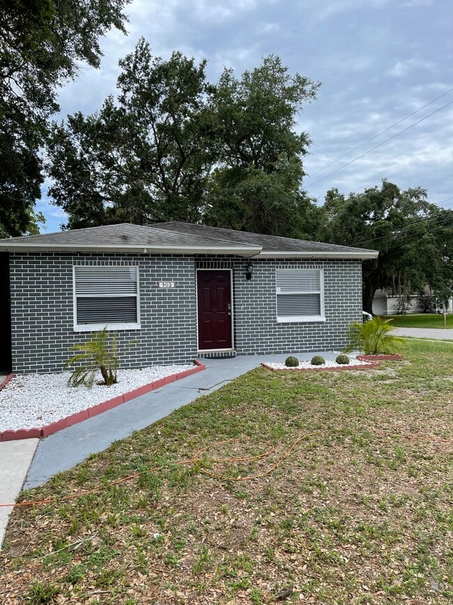 property at 302 Bailey Ln