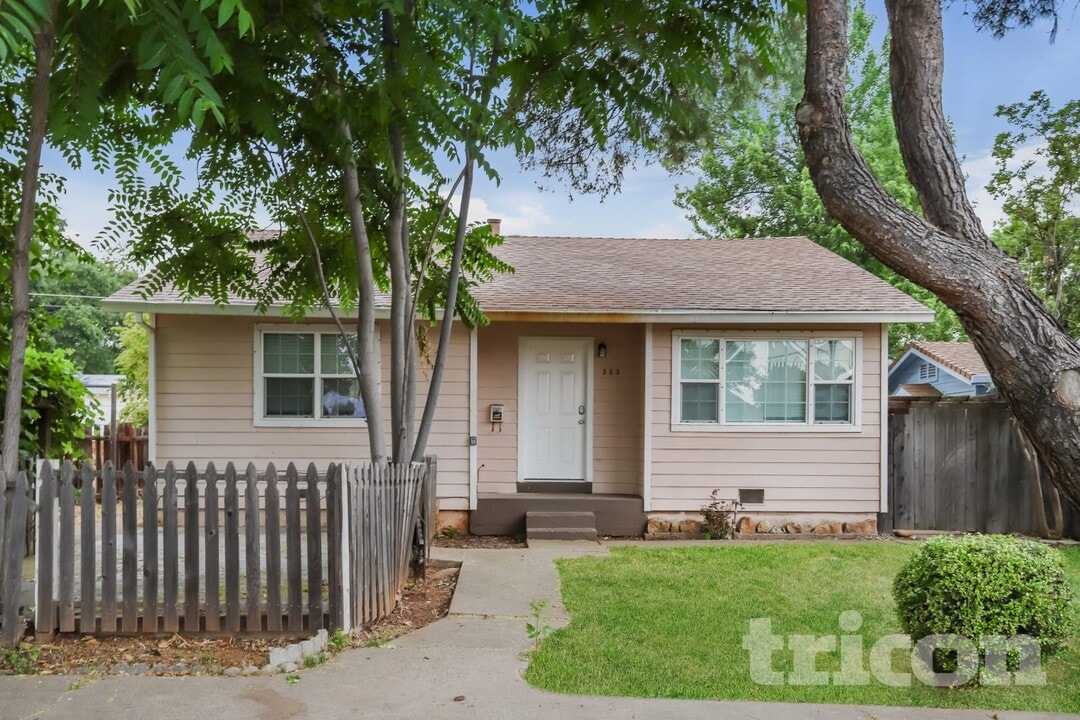 904 Bidwell St in Folsom, CA - Building Photo