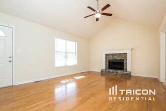 1601 Larkwood Dr in Canton, GA - Building Photo - Building Photo