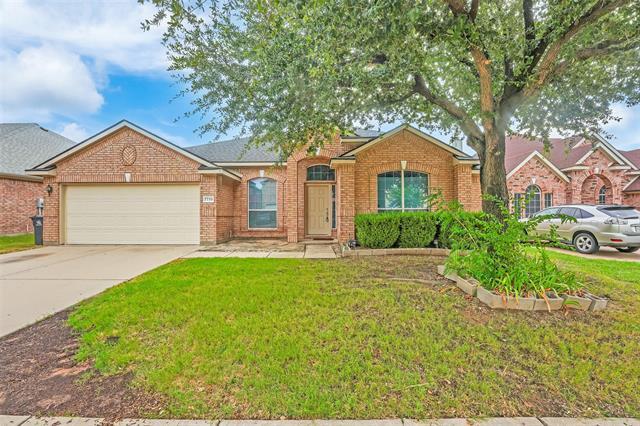 7715 Labrador Dr in Arlington, TX - Building Photo