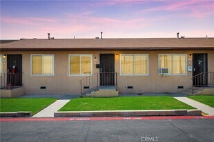 16102 Cornuta Ave in Bellflower, CA - Building Photo