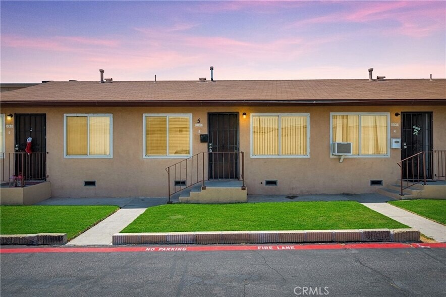 16102 Cornuta Ave in Bellflower, CA - Building Photo