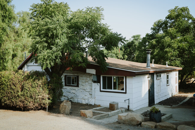 32820 Cox Rd in Menifee, CA - Foto de edificio - Building Photo