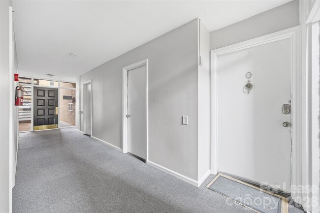 4739 Hedgemore Dr in Charlotte, NC - Building Photo - Building Photo