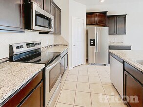 1152 Ibis Falls Loop in Jarrell, TX - Foto de edificio - Building Photo