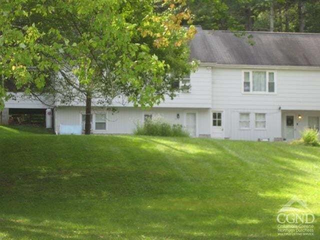 525 Lake Rd in Pine Plains, NY - Building Photo - Building Photo