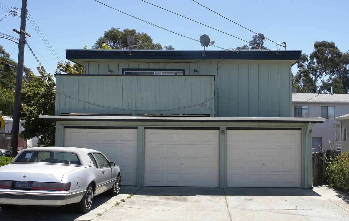 3012 Berlin Way in Oakland, CA - Building Photo