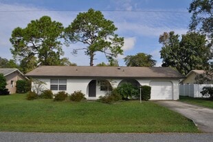 17 Felter Ln in Palm Coast, FL - Building Photo