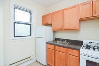 4349 N Damen Ave, Unit 304 in Chicago, IL - Foto de edificio - Building Photo