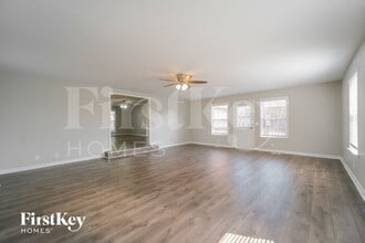 308 Eisenhower Dr in Ashland City, TN - Building Photo - Building Photo