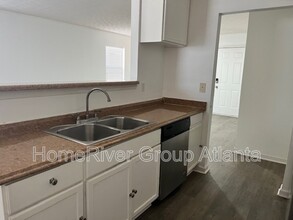 3067 Embry Way SE in Atlanta, GA - Building Photo - Building Photo