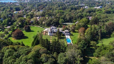 94 Quogue St in Quogue, NY - Building Photo - Building Photo