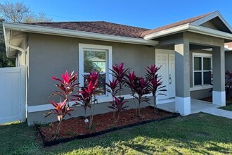 8575 99th Ct in Vero Beach, FL - Building Photo - Building Photo