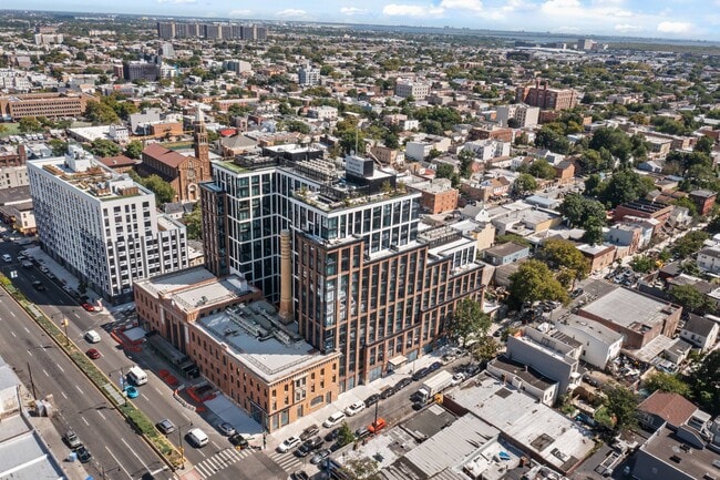 The Highland Apartments in Brooklyn, NY - Foto de edificio - Building Photo