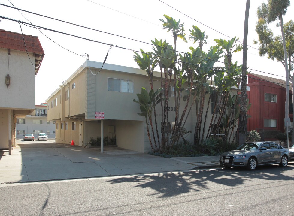 230 Bay St in Santa Monica, CA - Building Photo