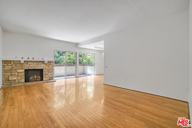 5534 Sylmar Ave in Los Angeles, CA - Building Photo - Building Photo