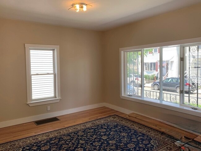 19 Perry St in Somerville, MA - Building Photo - Building Photo