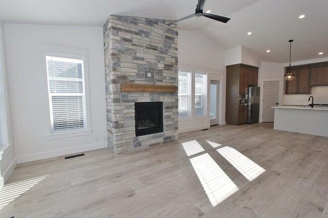 2293 E Hidcote St in Meridian, ID - Building Photo - Building Photo