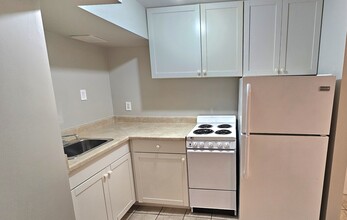 2512 NE 95th St in Seattle, WA - Building Photo - Building Photo