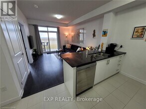 101-101 Shoreview Pl in Hamilton, ON - Building Photo - Building Photo